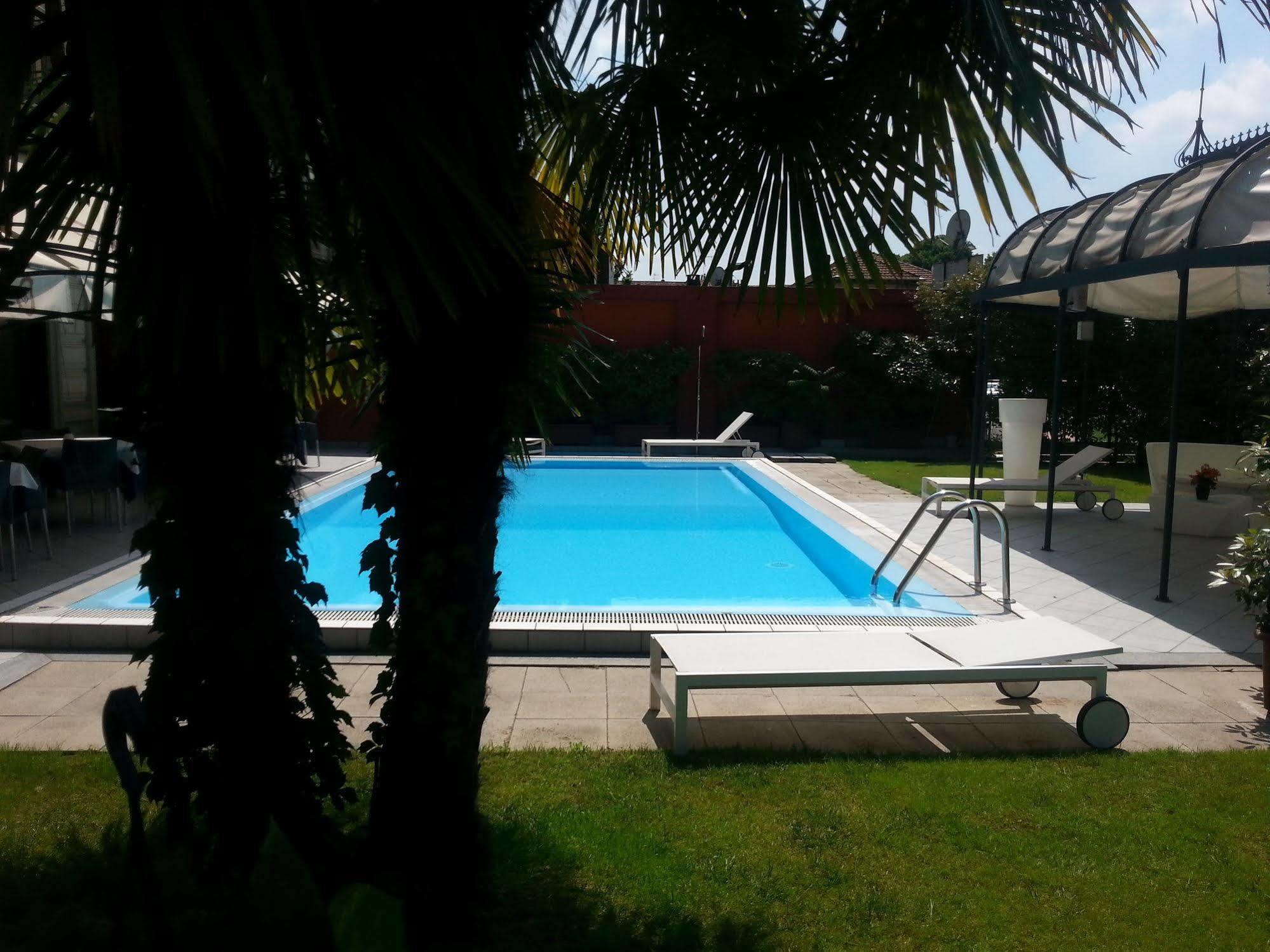Hotel Villa Savoia Turin Bagian luar foto
