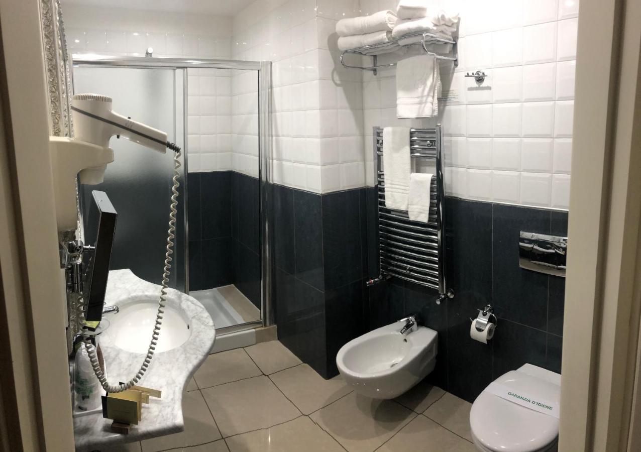 Hotel Villa Savoia Turin Bagian luar foto